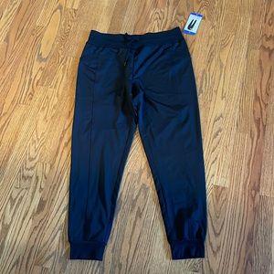 Woman’s joggers nwt